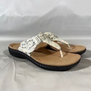 Clarks Collection Knotted Bow Thong Flats Sandals Laurieann Rae Metallic Size 8